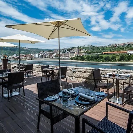 Hotel Douro River And Cambres
